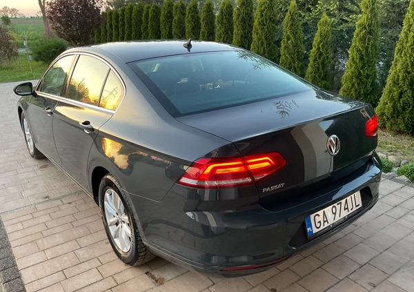 Volkswagen Passat cena 62900 przebieg: 222300, rok produkcji 2018 z Inowrocław małe 106